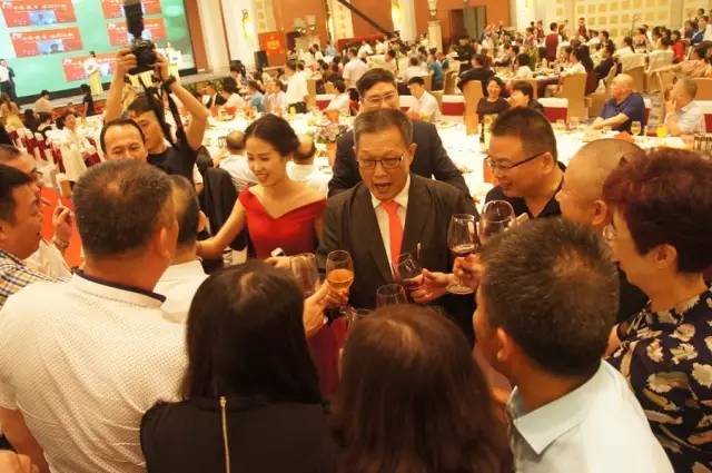 燃?xì)饪緺t,旋轉(zhuǎn)爐,熱風(fēng)循環(huán)爐,冷凍醒發(fā)箱,起酥機(jī),組合爐-賽思達(dá)-世界級(jí)烘焙設(shè)備品牌 燃?xì)饪緺t,旋轉(zhuǎn)爐,熱風(fēng)循環(huán)爐,冷凍醒發(fā)箱,起酥機(jī),組合爐-賽思達(dá)-世界級(jí)烘焙設(shè)備品牌