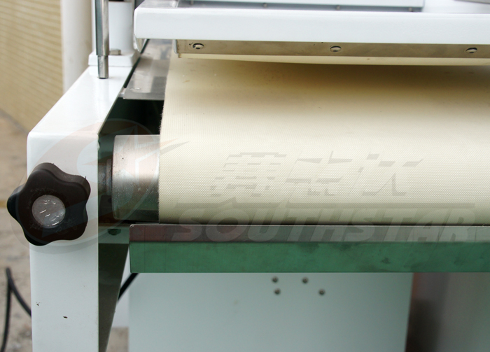 廣州賽思達(dá)吐司整形機(jī)方包面團(tuán)整形機(jī)NFZ-380廠家直銷 廣州賽思達(dá)吐司整形機(jī)方包面團(tuán)整形機(jī)NFZ-380廠家直銷