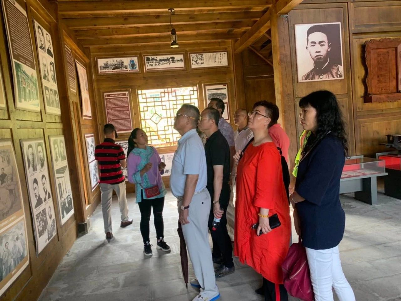 董事長(zhǎng)唐樹(shù)松 尋紅色記憶，憶鄧恩銘波瀾一生