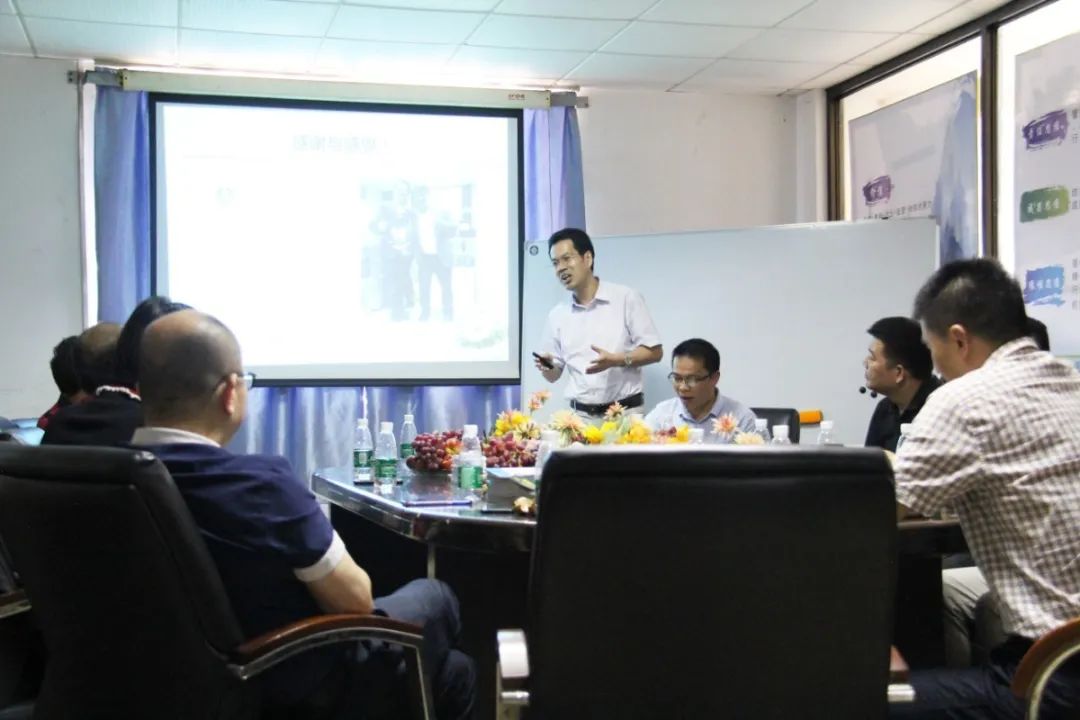 【賽思達(dá)烤箱】董事長(zhǎng)參加《打造行業(yè)“1+1>2”聚合效應(yīng)》會(huì)議 【賽思達(dá)烤箱】董事長(zhǎng)參加《打造行業(yè)“1+1>2”聚合效應(yīng)》會(huì)議