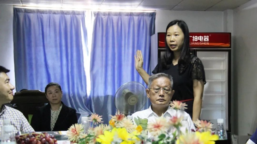 【賽思達(dá)烤箱】董事長(zhǎng)參加《打造行業(yè)“1+1>2”聚合效應(yīng)》會(huì)議 【賽思達(dá)烤箱】董事長(zhǎng)參加《打造行業(yè)“1+1>2”聚合效應(yīng)》會(huì)議